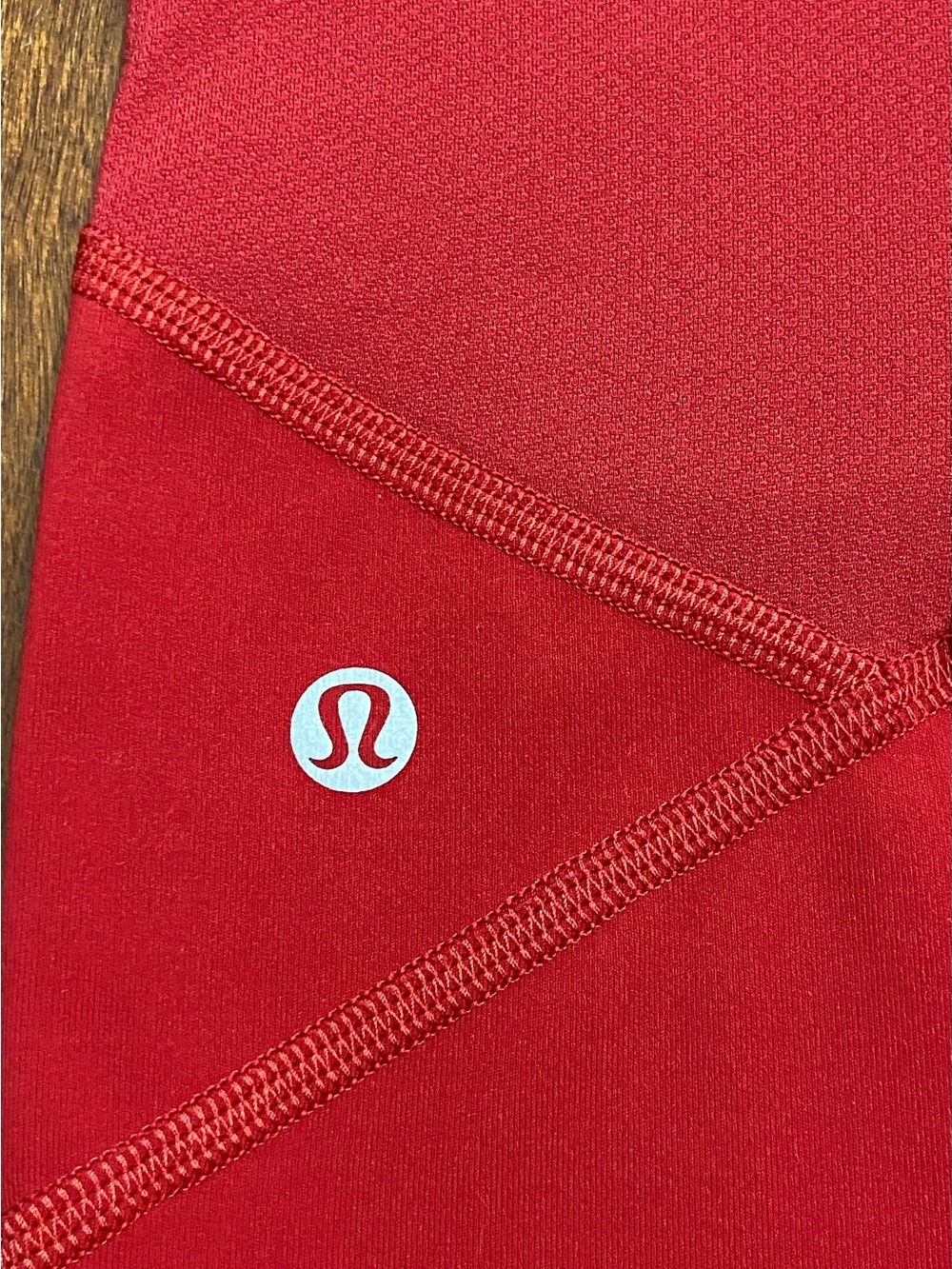 Lululemon Fast and Free High-Rise Crop Leggings 21” with
5 Pockets Red Size 4 - Picture 2 of 11